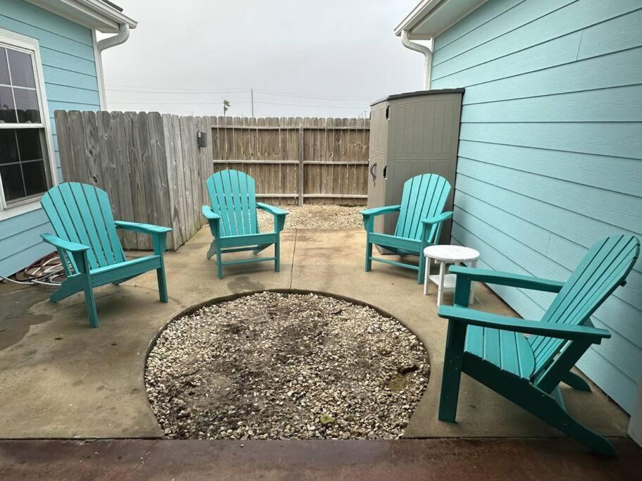 Barefoot Bungalow - Pet Friendly- 2 Bdrm Townhome Corpus Christi Exterior photo