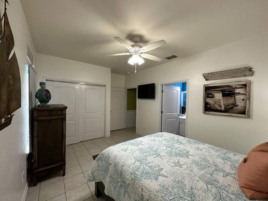 Barefoot Bungalow - Pet Friendly- 2 Bdrm Townhome Corpus Christi Exterior photo
